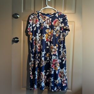 Flowy dress from Apt 9. Like new.